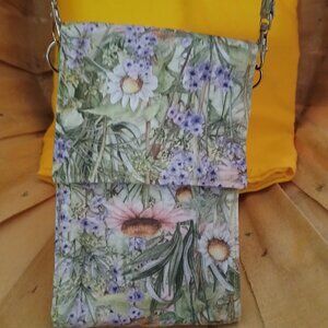 FLORAL PHONE HOLDER WITH SPACE FOR CARDS AND CASH